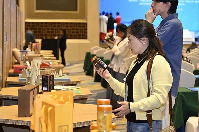 品及农产品加工业设计大赛精彩收官龙八国际娱乐网站2024重庆市食(图4)